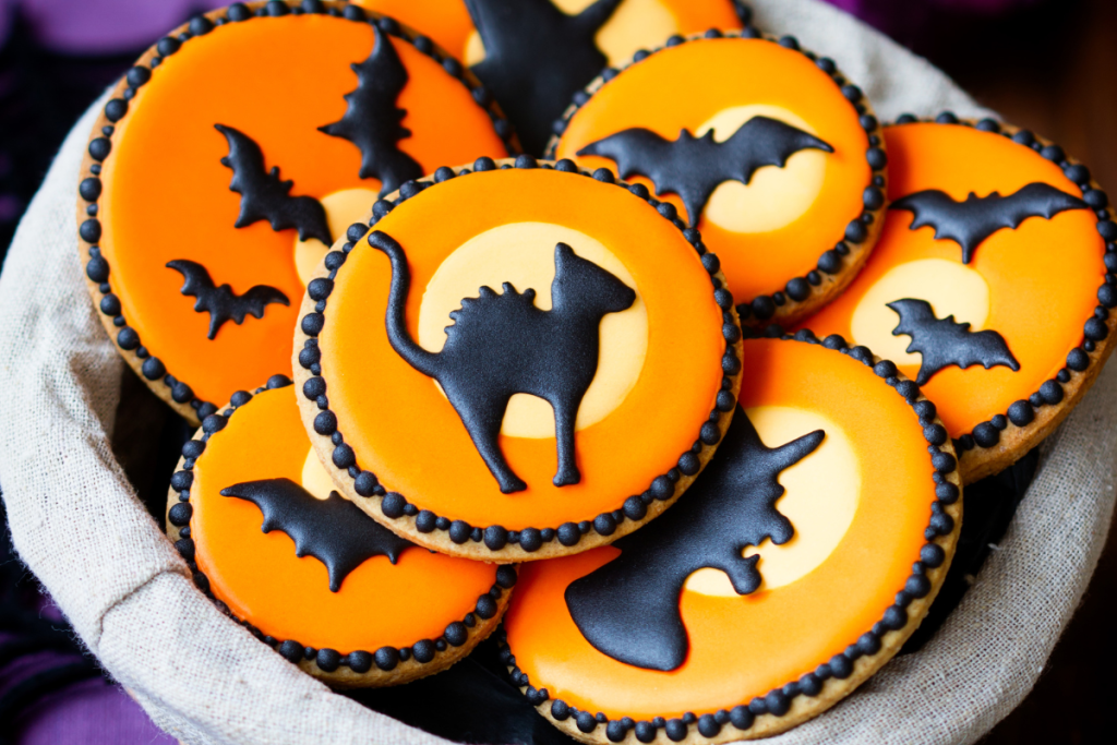 decorate halloween sugar cookies
