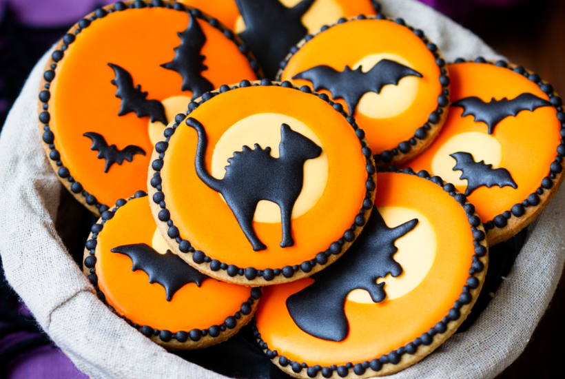 decorate halloween sugar cookies